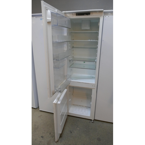 4182 - Electrolux 60/40 Fridge Freezer (Used) (458-213) *This lot is subject to Vat