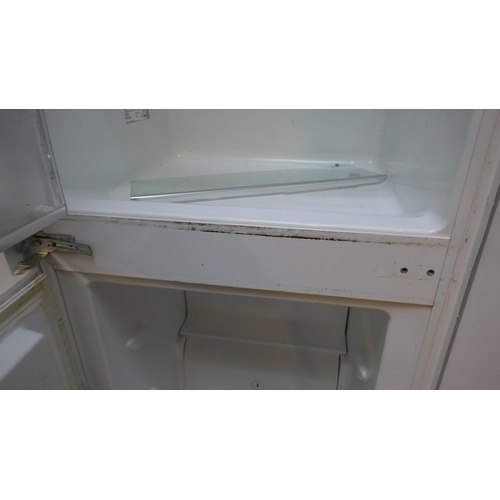 4182 - Electrolux 60/40 Fridge Freezer (Used) (458-213) *This lot is subject to Vat