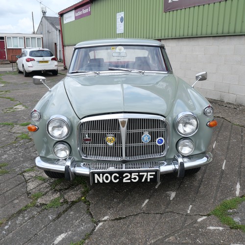 401 - A 1968 Rover P5B 3.5 Litre Saloon. Rover V8 Buick-derived engine with automatic transmission -  Gear... 