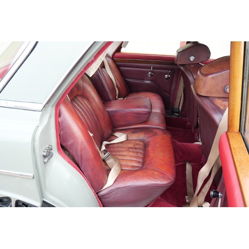 401 - A 1968 Rover P5B 3.5 Litre Saloon. Rover V8 Buick-derived engine with automatic transmission -  Gear... 