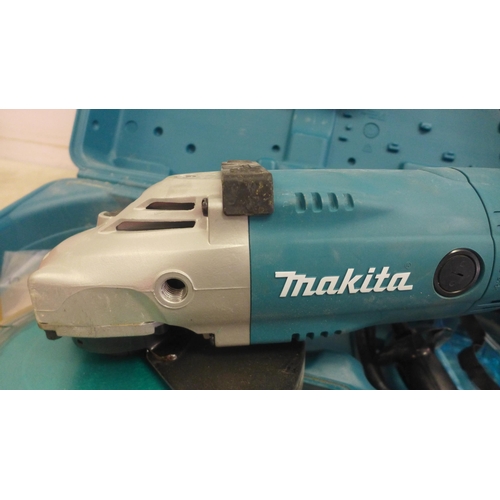 5001 - A Makita GA9020 2000W 240V 9