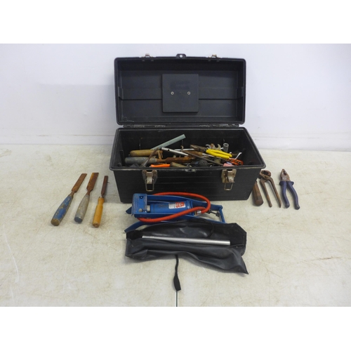 5007 - A black plastic toolbox containing an assortment of hand tools including chisels, pliers, screwdrive... 