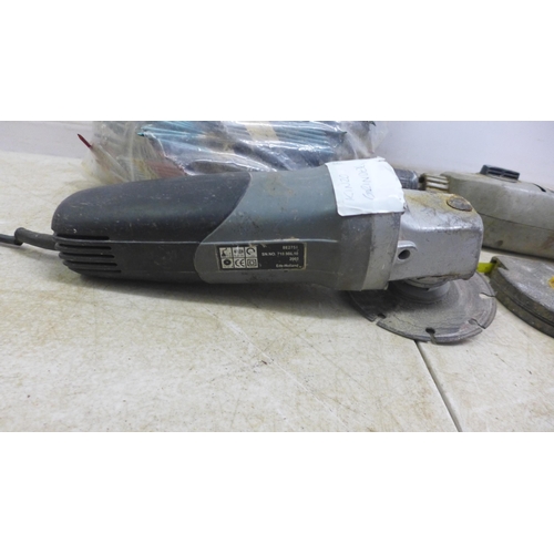 5023 - A quantity of assorted power tools including a Kinzo 8E2751 angle grinder, a Bosch PDA 240E detail s... 