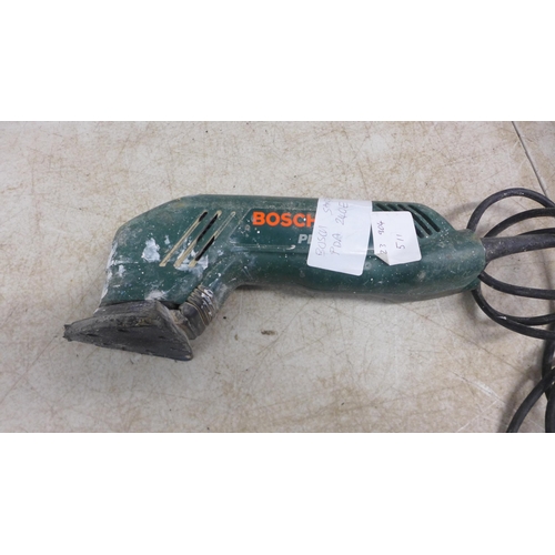 5023 - A quantity of assorted power tools including a Kinzo 8E2751 angle grinder, a Bosch PDA 240E detail s... 