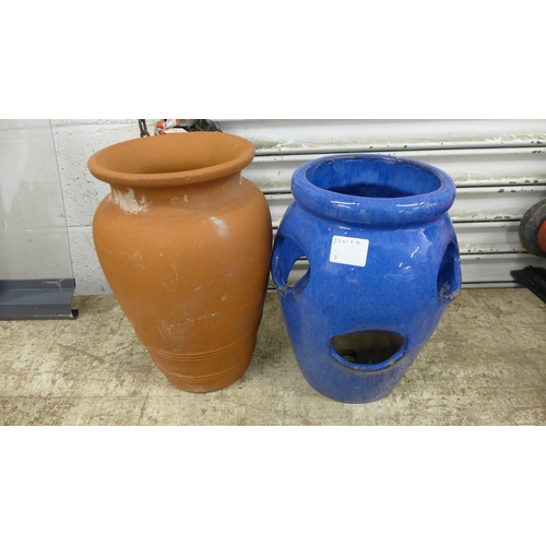 5161 - An assortment of various planters including a strawberry planter, mixed size terracotta planters, a ... 