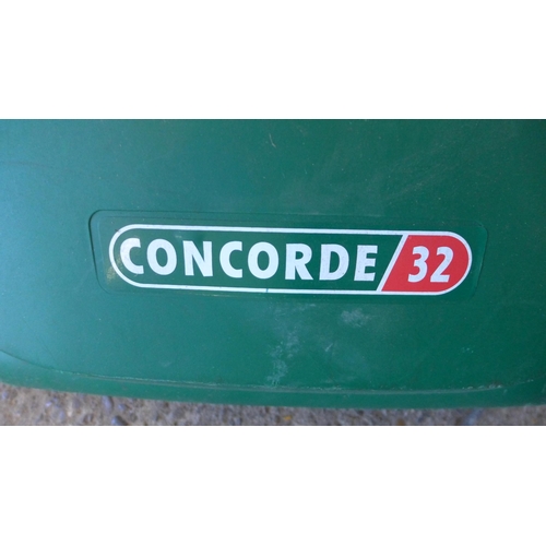 5167 - A Qualcast Concorde-32 electric cylinder lawnmower with collection box