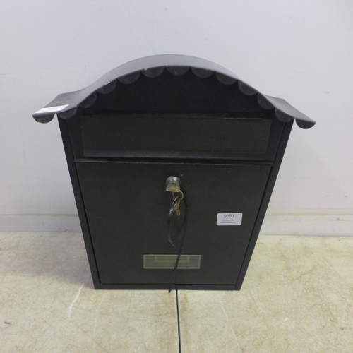 5050 - A wall mountable metal letter box - lockable with key