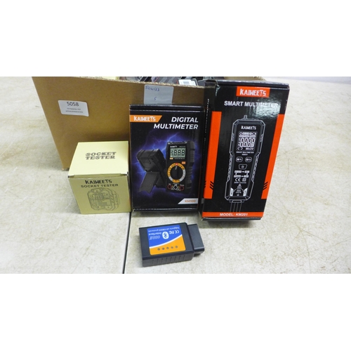 5058 - A box of universal Kaiweets tools including smart multimeters, digital multimeters, socket testers, ... 