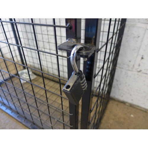 5188 - A lockable steel cage