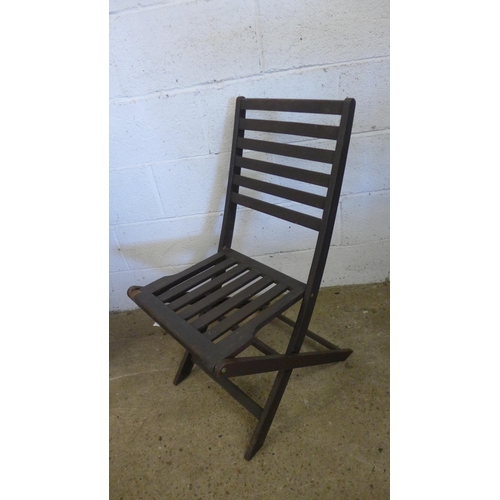 5205 - 4 teak folding garden chairs and 3 beach folding chairs