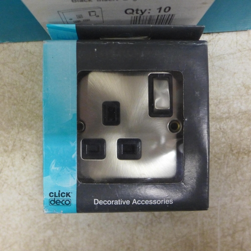 5079 - A box of 10 unused Deco chrome single sockets