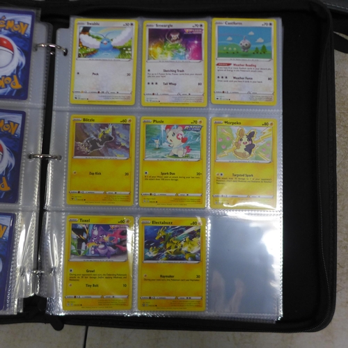 5083A - 4 collectable card cases full of Pokemon cards