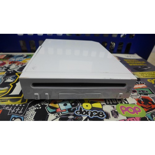 5064 - A quantity of gaming equipment including an XBox 360 with HDD, a Playstation 2, a Nintendo Wii, asso... 