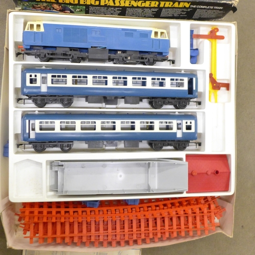 1013 - A Novo The Big Big Passenger Train set, boxed