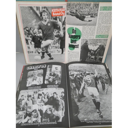 671 - A 1974 Charles Buchans football book with seven signatures including Tony Currie, Tommy Smith, 1976 ... 