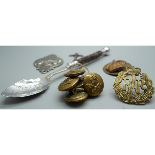 846B - An RAF badge and uniform buttons, St Christopher plaque, a spoon, etc.