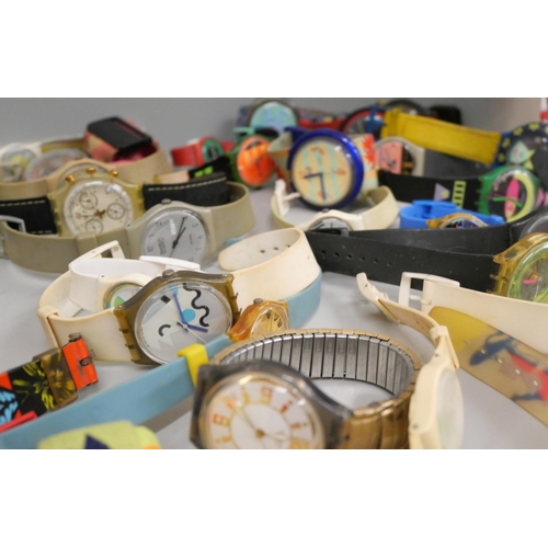 858 - A large collection of vintage Swatch wristwatches, including 1980s, some a/f