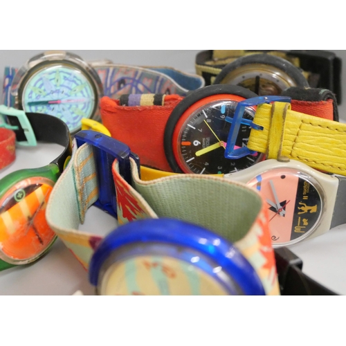 858 - A large collection of vintage Swatch wristwatches, including 1980s, some a/f