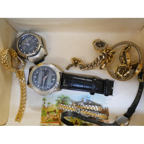 861 - A collection of wristwatches, Citizen, Invicta, Casio, etc.