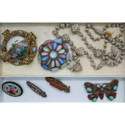 865 - A collection of vintage Neiger and Czechoslovakian jewellery