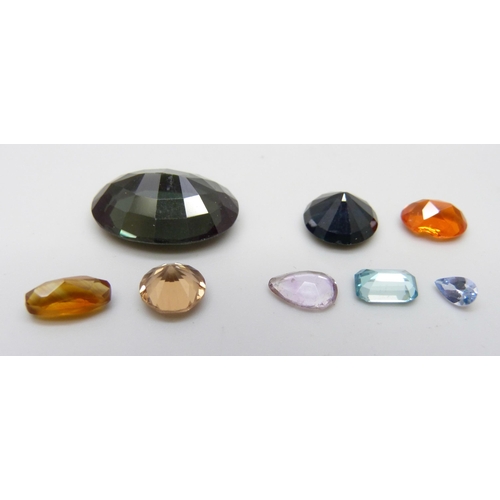 895 - Unmounted gemstones, amethyst, citrine, sapphire, spinel, etc., total weight 21.80 carats