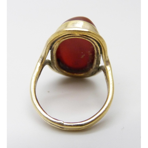 919 - A Carnelian cabochon set ring, I