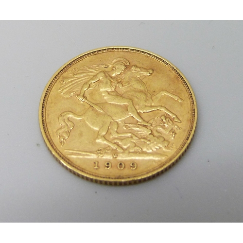 923 - An Edward VII 1909 half sovereign, Melbourne mint