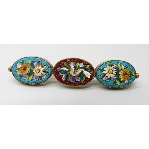 930 - An antique micro mosaic brooch, 55mm