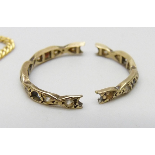 942 - A 9ct gold bracelet, 3g, two pairs of earrings and a ring, a/f