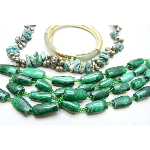 964 - A malachite necklace, turquoise necklace and jade bracelet