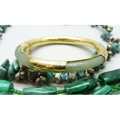 964 - A malachite necklace, turquoise necklace and jade bracelet