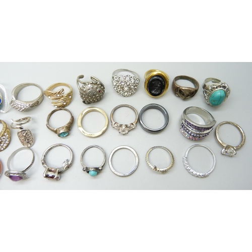 965 - Thirty-six costume rings