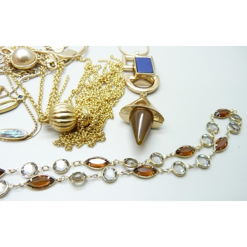 978 - A collection of goldtone necklets