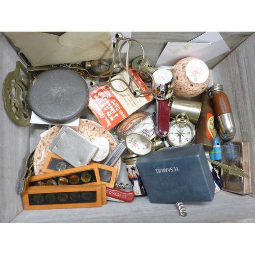 988 - Corkscrew, hip flask, pocket knives and other items **PLEASE NOTE THIS LOT IS NOT ELIGIBLE FOR IN-HO... 