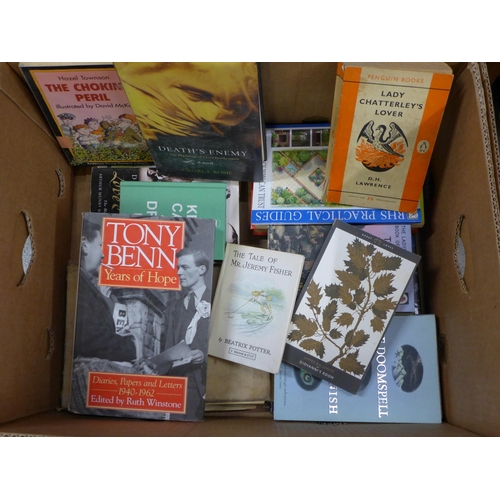 996 - A box of books **PLEASE NOTE THIS LOT IS NOT ELIGIBLE FOR IN-HOUSE POSTING AND PACKING**