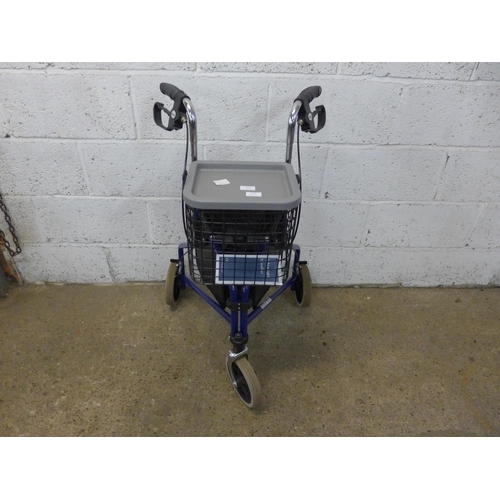 5195 - A lightweight Drive tri-walker