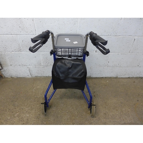 5195 - A lightweight Drive tri-walker