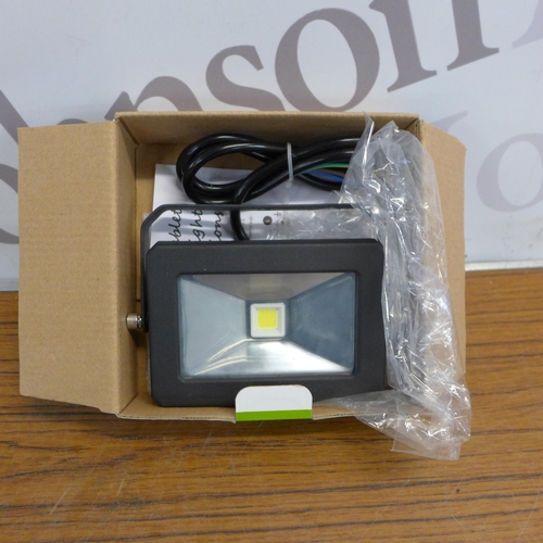 5229 - 2 x 10W LED floodlights, 1 x 20W LED floodlight