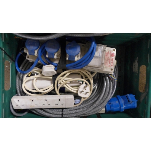 5270 - 5 twin socket, 240 blue plug sockets and a quantity of accessories