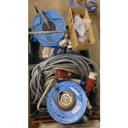 5270 - 5 twin socket, 240 blue plug sockets and a quantity of accessories