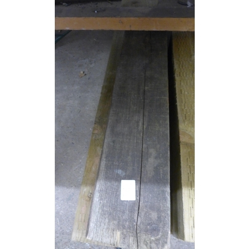 5166 - A 1.2m 8” timber sleeper and a quantity of assorted sized timber sleeper off cuts