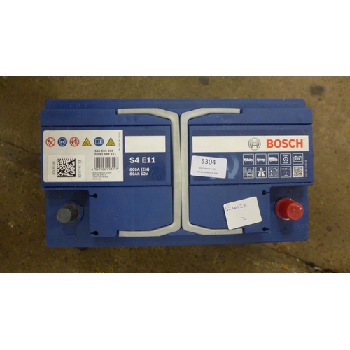 5304 - A Bosch S4 E11 (tested to show 13V) car battery