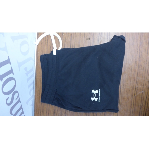 5306 - 1 pair of Under Armour tracksuit bottoms, black, size XL and 1 pair of Under Armour tracksuit bottom... 