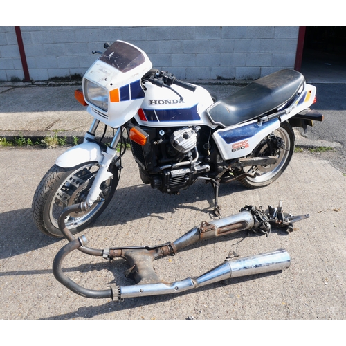 402 - A 1986 Honda CX650E Motorcycle. A rare 1980s classic bike for restoration or spares. Only around 500... 