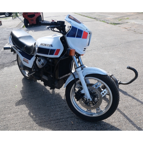 402 - A 1986 Honda CX650E Motorcycle. A rare 1980s classic bike for restoration or spares. Only around 500... 