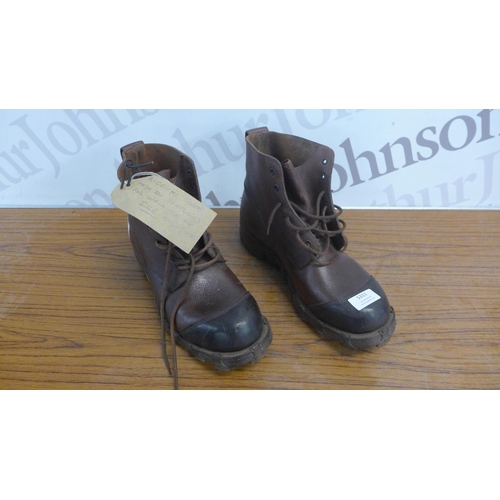 5311 - A pair of Tricouni boots for walking on ice, size 10