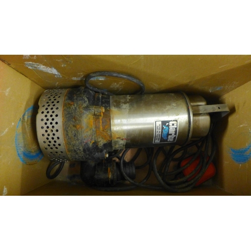 5325 - A Clarke pump DWP200A, 2