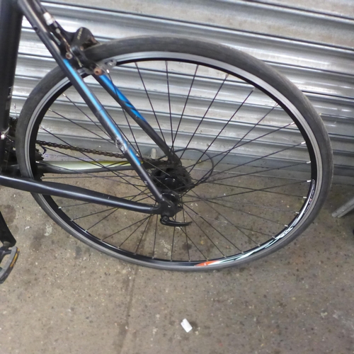 5146 - A B-Twin Triban 500 aluminium framed road bike  * Police repossession