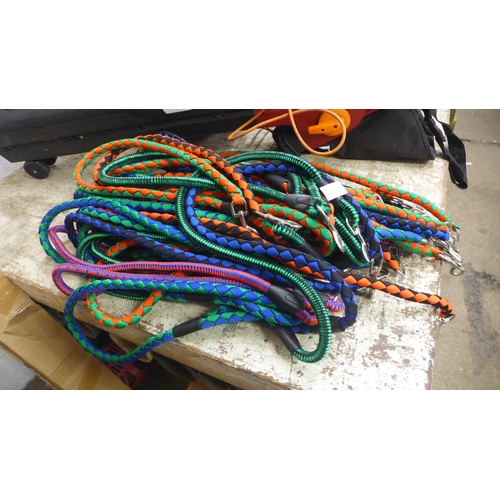 5159 - Approx. 39 assorted dog leads