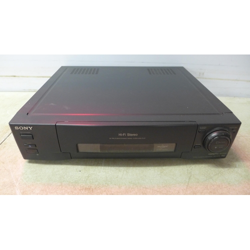 5118 - A quantity of stereo and video equipment including a Sony PS-LX310BT Bluetooth stereo turntable reco... 